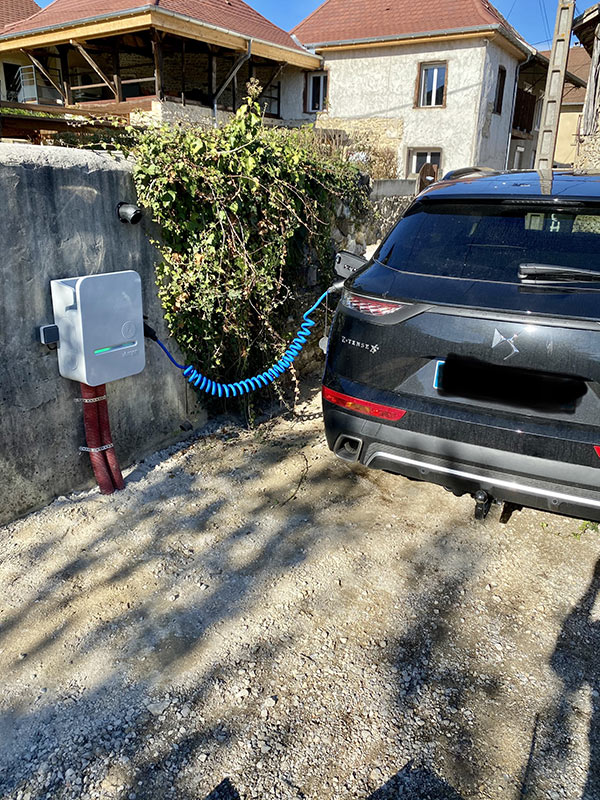 Installateur borne véhicule électrique bourgoin jailleu